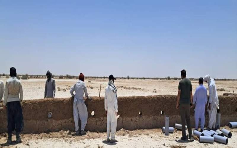 دیوار گِلی سپر سیستان در برابر ریزگردها