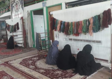 فرش سیستان پیوند هنر اصیل با درآمد خانواده‌ها