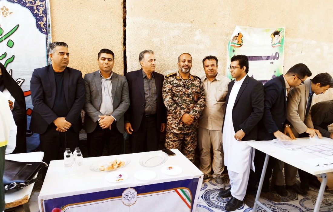 برپایی ایستگاه سلامت توسط واحد جمعیت هلال احمر هیرمند