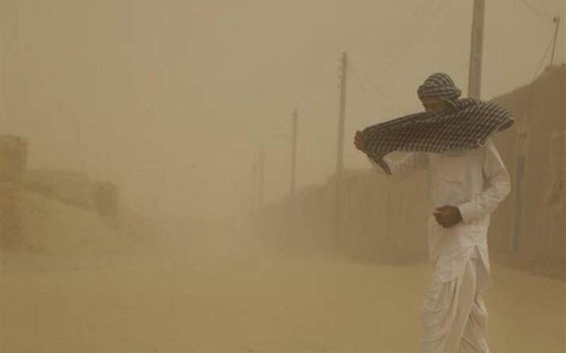 طوفان ۱۱۲ کیلومتری زابل را در نور دید