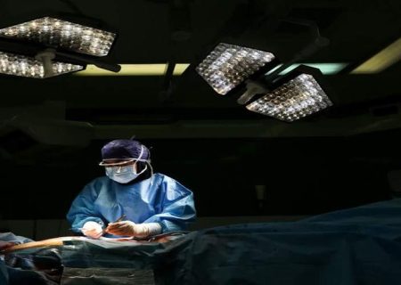 اولین جراحی جایگزینی مهره گردن در جنوب سیستان‌وبلوچستان