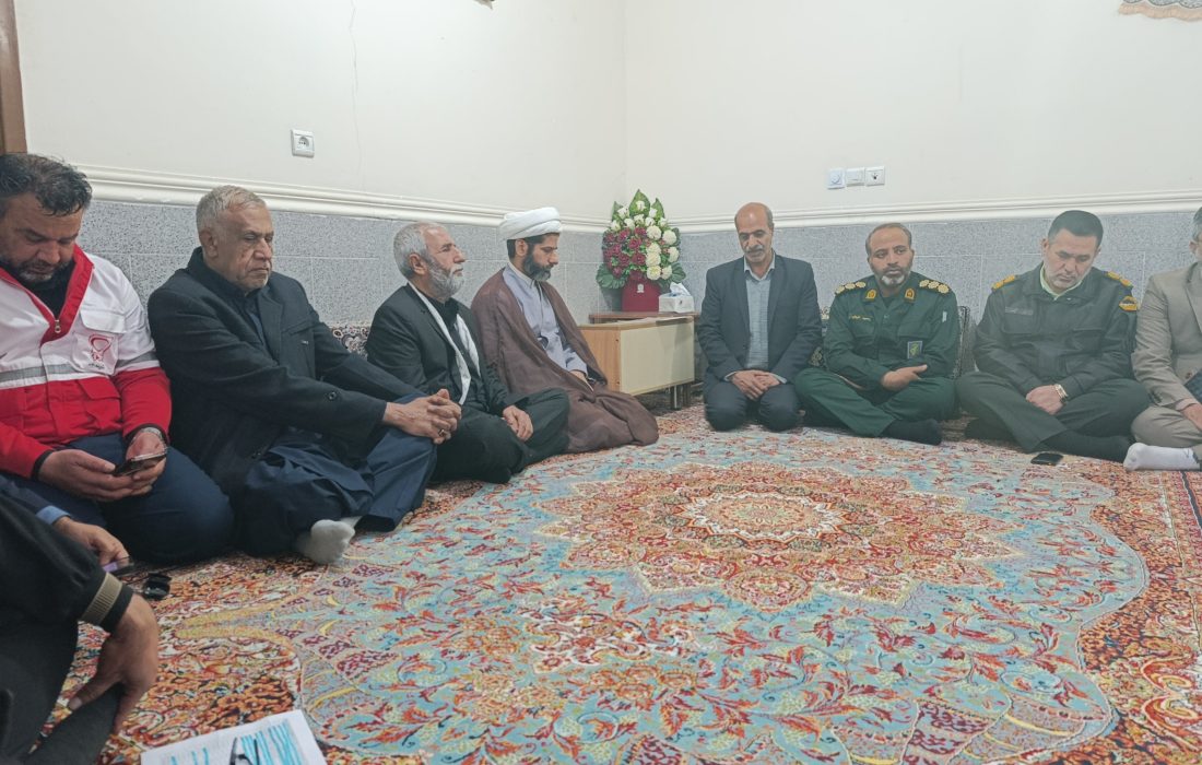 انقلاب اسلامی حاصل ایثار مردم و خون شهداست