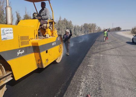 تعریض و آسفالت مسیر منتهی به پایانه مرزی میلک