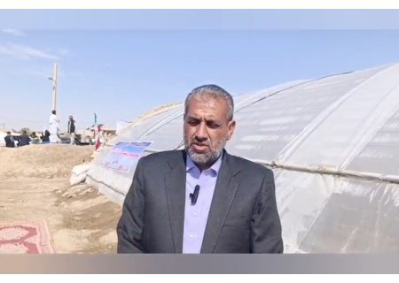 سرافراز در میان دشمنان؛ ملت ایران ایستاده است