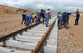 شتاب در تکمیل زیرساخت‌های ریلی و جاده‌ای سیستان‌وبلوچستان