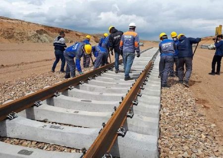 شتاب در تکمیل زیرساخت‌های ریلی و جاده‌ای سیستان‌وبلوچستان