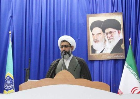 ملت ایران در برابر توطئه‌ها ایستادگی می‌کند