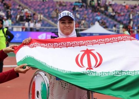 مسیر شهدا را تا پیروزی حق بر باطل ادامه می‌دهم