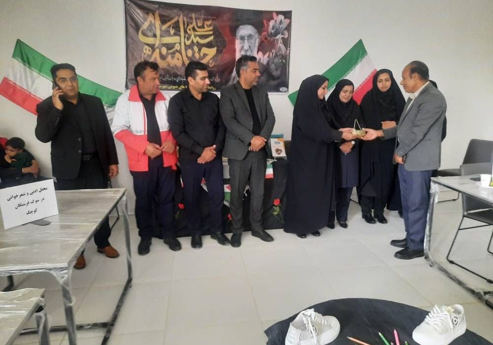 محفل ادبی و شعرخوانی در هیرمند