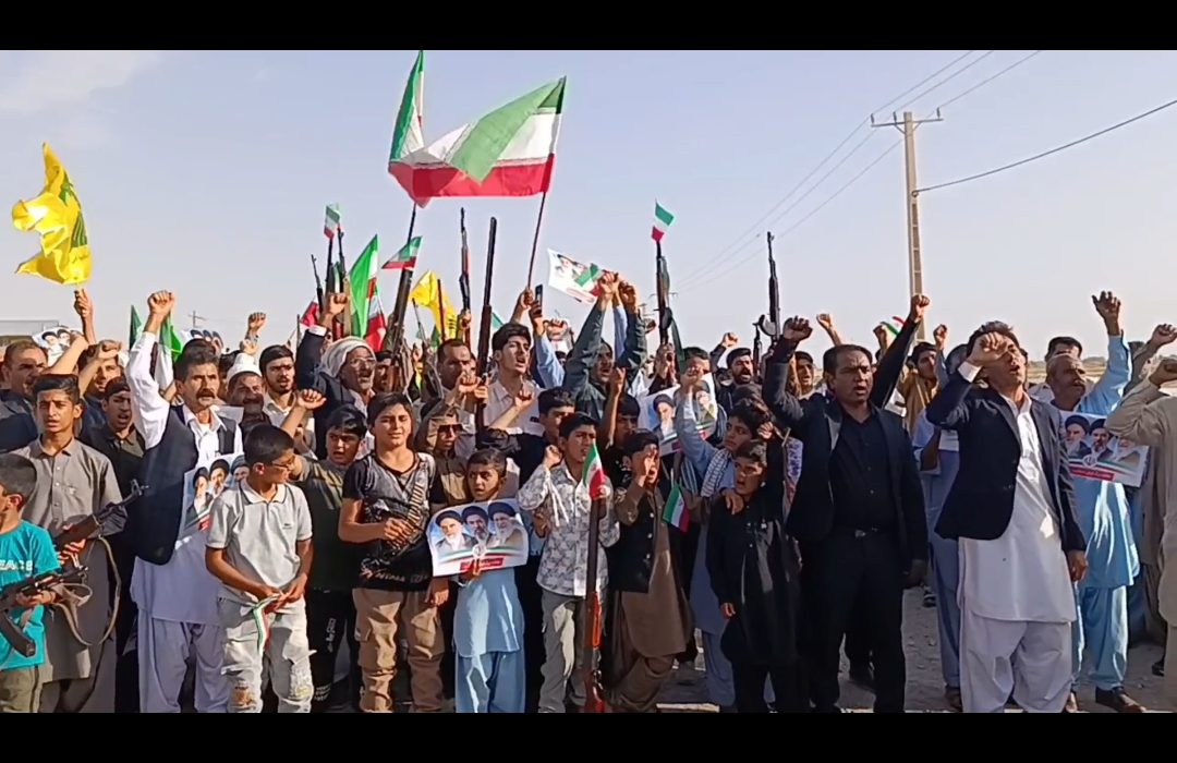 ایرانیان عاشق وطن و پایبند به ولایت‌اند