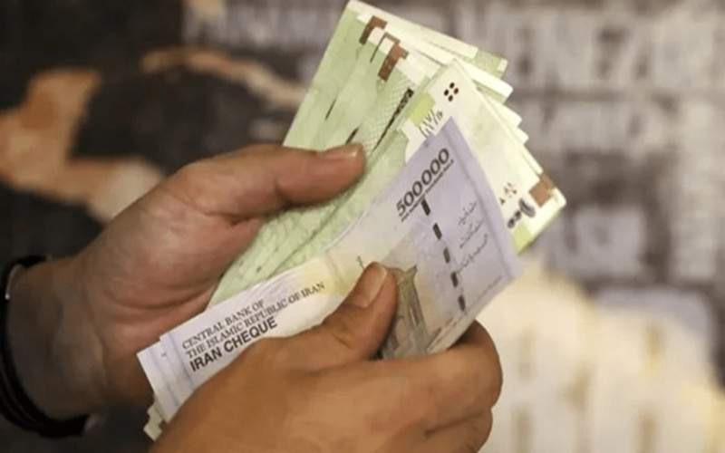 افزایش حقوق کارمندان دولت از فرودین اعمال میشود