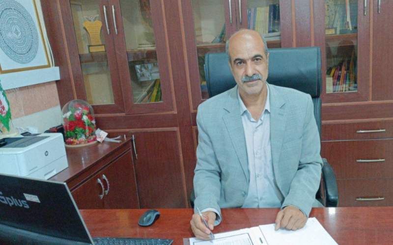 سپاه پاسداران نماد ایستادگی و خدمت به مردم