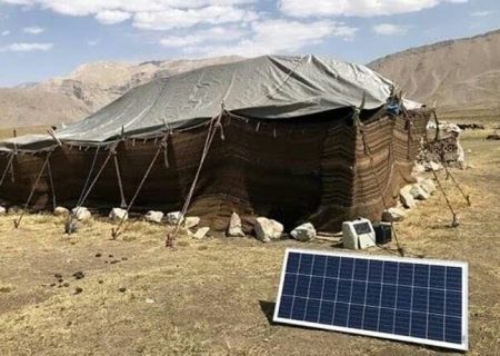 روشنایی خورشید بر بام سیاه‌چادرهای سیستان‌و بلوچستان