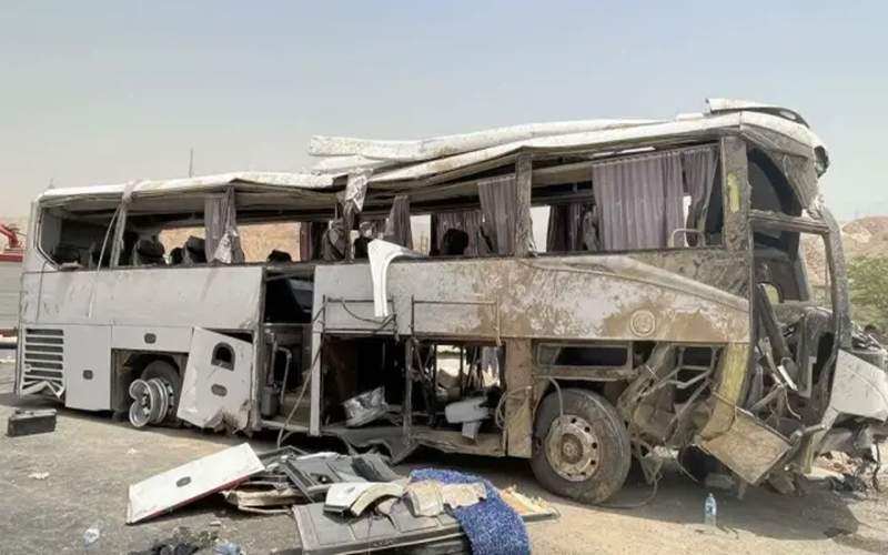 واژگونی اتوبوس مسافربری در محور زاهدان ـ بم
