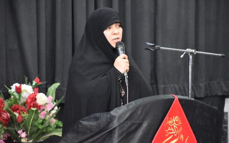 زنان محور تربیت و ستون مقاومت جامعه هستند
