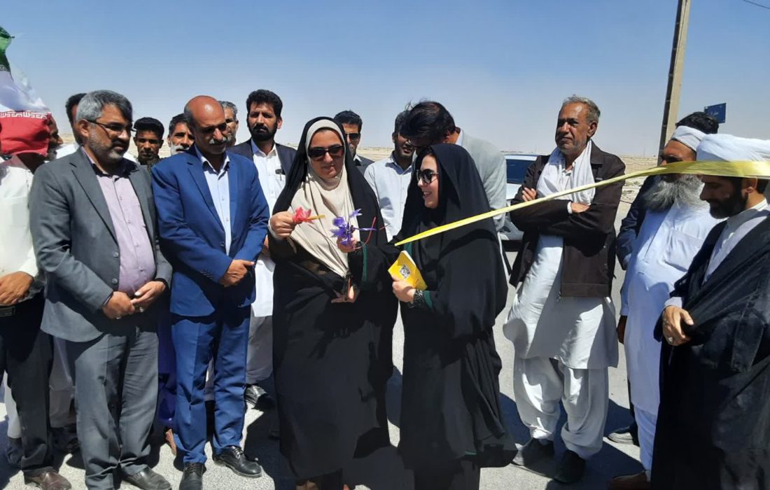 آسفالت معابر روستای خاک‌سفیدی هیرمند