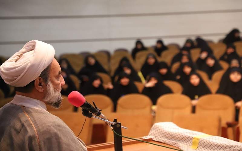 طلبگی مسیر بندگی و معامله با خداست