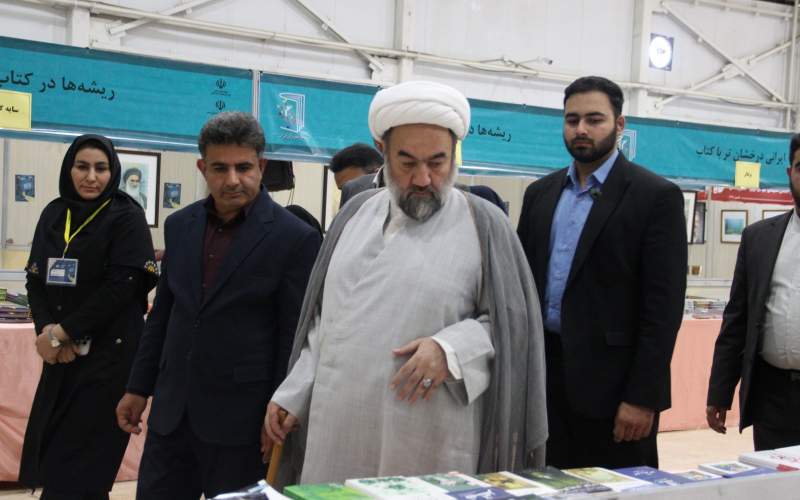 کتاب‌خوانی نشانه جامعه‌ای پویا و فرهنگ‌دوست است