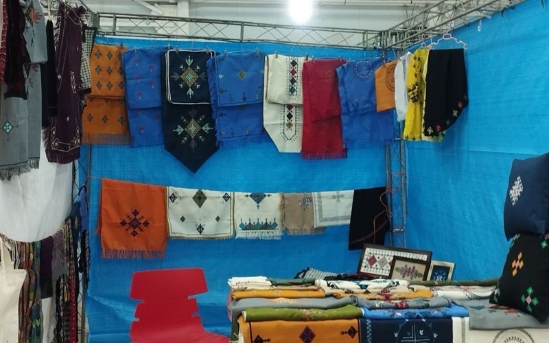 سوزن‌دوزی هنر زنان سیستان در مسیر اشتغال و صادرات